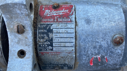 Milwaukee 7&rdquo; Sander
