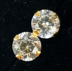 $400 14K White Sapphire(0.8ct) Earrings