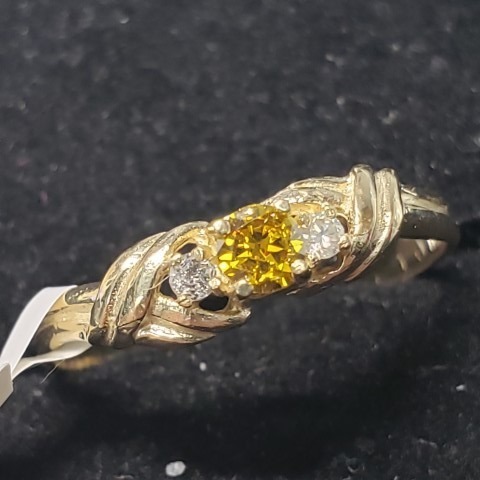 $1200 10K Lab And Natural Diamond(0.15ct) Ring