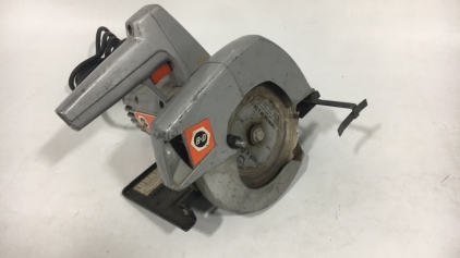 Black & Decker Saw