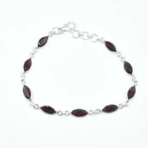 Silver Garnet(12.5ct) Bracelet