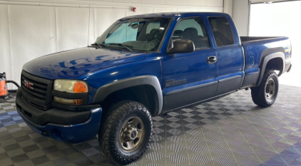 2004 GMC Sierra 2500 - 4x4 - Duramax Diesel!