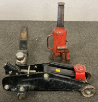 Hydraulic Jack, Hand Jack, and Bully Tow Hitch. BB23