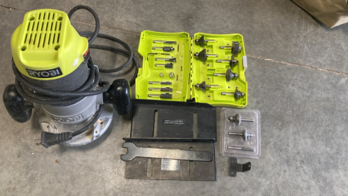 Ryobi Router w/ Bits