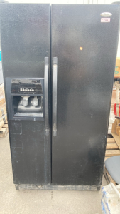 Whirlpool Freezer/Refrigerator w/Filtered Water&Ice Dispenser