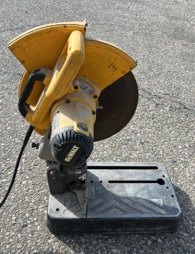 Dewalt 14” Chop Saw, Powers On