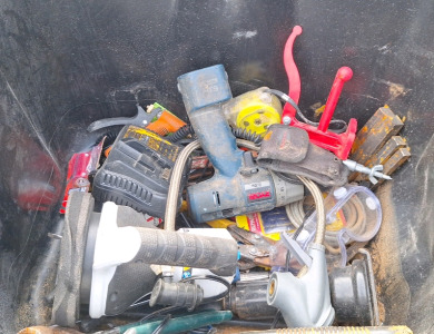 Tote of varying tools