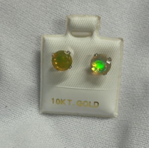 10 KT Gold Opal (1ct) Round 6x6mm