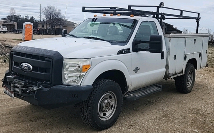 2011 FORD F-350 - POWER STROKE DIESEL - 4X4!