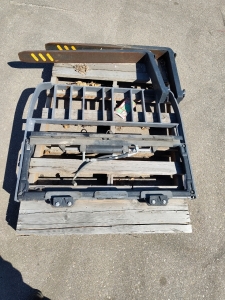 Fork Lift Attachment with Guard and 3.5' Forks