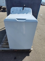 GE Deep Fill Washing Machine powers on