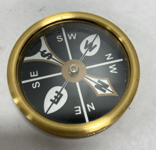 (1) Vintage Marbles Brass Compas