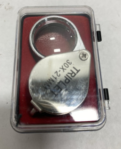 (1) Triplet 30x-21mm Jewelers loupe in case