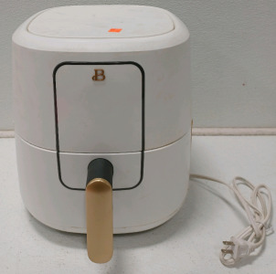 (1) Air Fryer Powers On