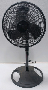 (1) Lasky Floor Stand Fan