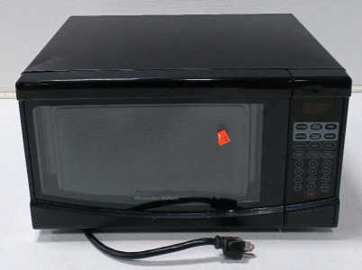 (1) ProctorSilex Microwave (Powers On)