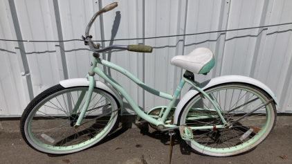 26&rdquo; Huffy Cranbrook Cruiser Bicycle (Pastel Green)
