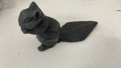 Cast Iron Squirrel Doorstopper