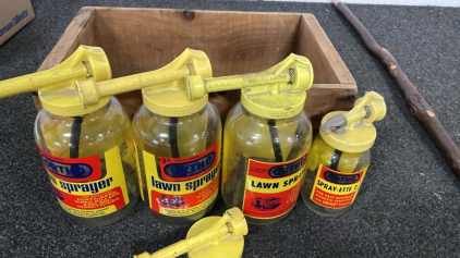 (4) Glass Ortho Chemical Sprayers w/Western Cartridge Company cartridge box