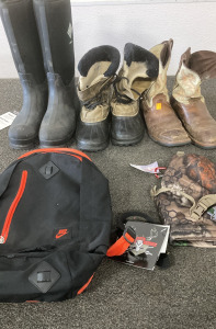 Men Working Boots, Nike Backpack And Insulated Bow Mitt