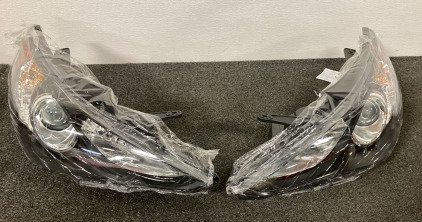 Hyundai Sonata Front Headlight Set- New In Box