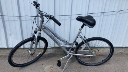 26&rdquo; Schwinn Clear Creek Bicycle (Silver)