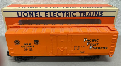 Lionel Electric Train Pacific Fruit Express 459401 Box Car