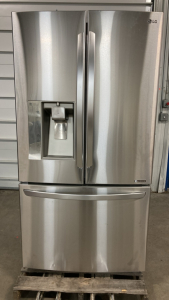 LG Refrigerator w/ Ice and Water Dispenser - Needs Cleaned