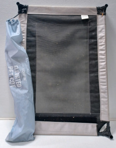 (1) Pet Cot