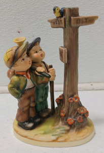 (1) Goebel Hummel Crossroads Figurine
