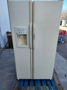 GE Double Door Refrigerator Freezer with Built in Ice Machine