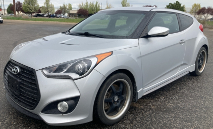 2016 HYUNDAI VELOSTER - LEATHER SEATS!