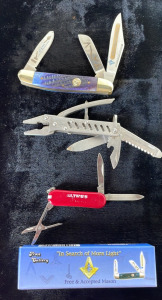 Frost Cutlery 4&rdquo; Wrangler Three Mirror Blades Bule Worm Groove Handle With Unknown Brand Multitool