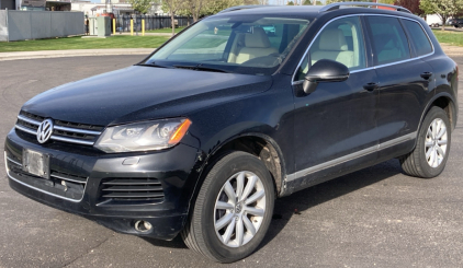 2011 VOLKSWAGEN TOUAREG - 4X4!