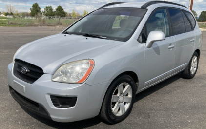 2008 KIA RONDO - 129K MILES!