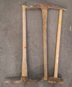 2 Pickaxes & Sledgehammer