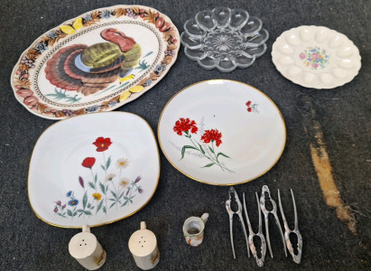 Dinner Plates, Nutcrackers, S&P Shakers, Serving Plates & Turkey Platter...BB3
