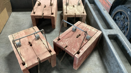 (4) Gopher Traps