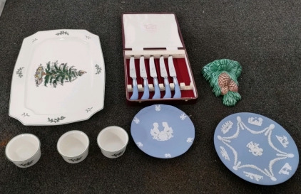 Spode Christmas Serving Tray Spode Bowls Golddammer Ceramic Pine Flower Holder, And Wedgwood Plates And Knives