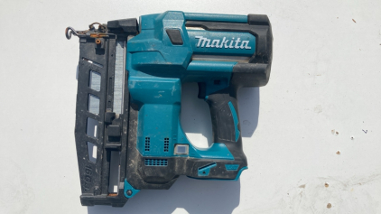 Makita Nailer (XNB02)