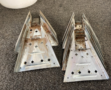 Bucket Of Saw Horse Brackets