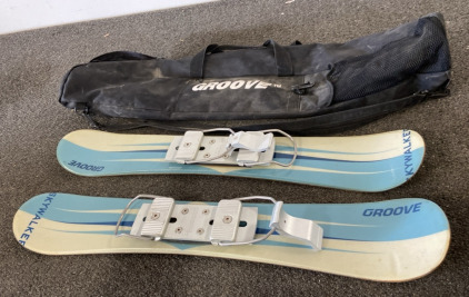 Groove Skis With Bag