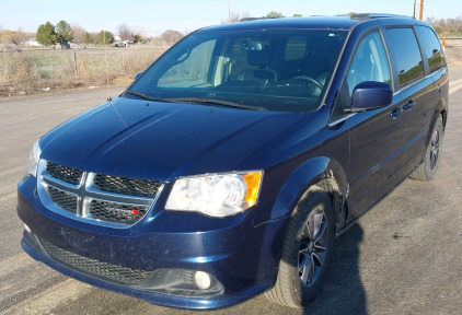 2017 DODGE GRAND CARAVAN - POWER DOORS!