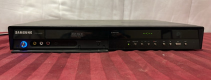 Samsung DVD Player With Multi Format Recording, Powers On