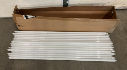 27 4&rsquo; GE T8 Flourescent Bulbs