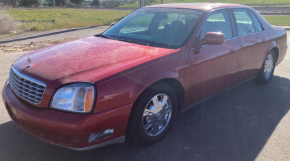 2005 CADILLAC DEVILLE - SUNROOF!