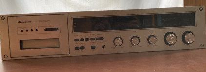Wiltshire AM/FM Stereo Clock Radio/ 8 Track Stereo Player