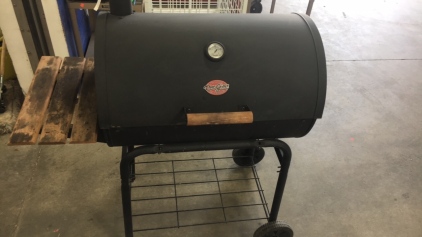 Char-Griller Smoker