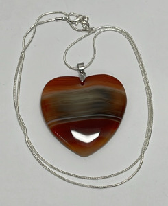 103.50ct. Natural Beautiful Red Stripes Onyx Heart W/ .925 Silver Necklace