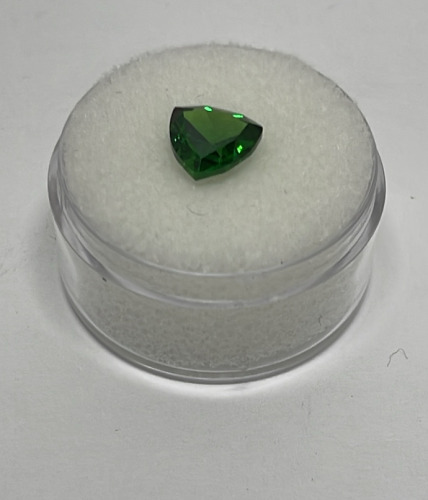 3.50ct. Natural Green Emerald Faceted 8mm Trillion Cut Gemstone